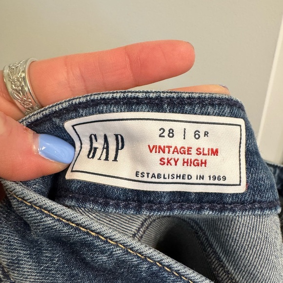 GAP Blue Distressed Ankle Jeans - Picture 5 of 5